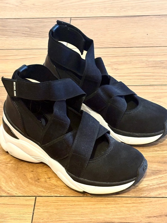Michael Kors Shoes - MICHAEL MICHAEL KORS Chessa Leather Trainer Black